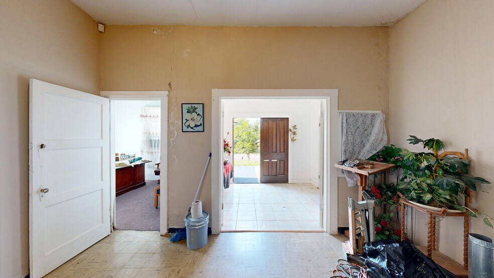 More Photos Of 1107 Spring St, Hot Springs Flex For Lease
