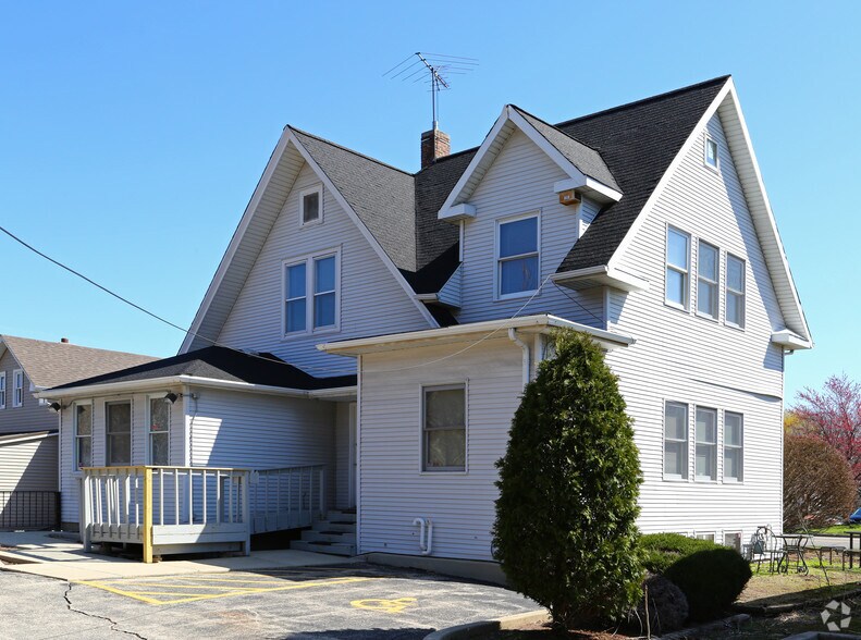 More Photos Of 639 S Washington St, Naperville Coworking Space