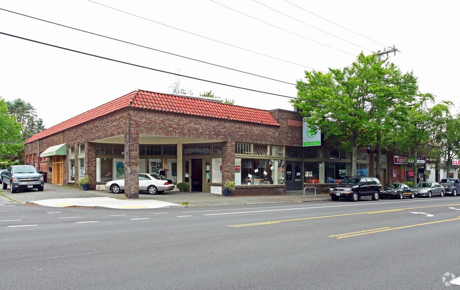 More Photos Of 7601-7613 Greenwood Ave, Seattle Storefront Retail Office For Lease