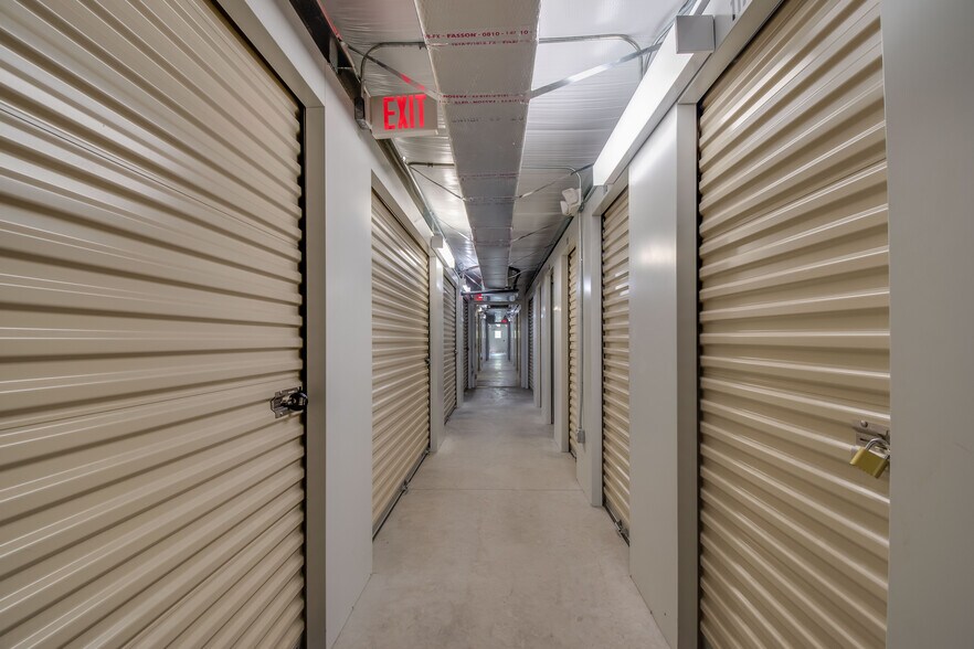 More Photos Of 507 SE 6th St, Williston Self Storage For Sale