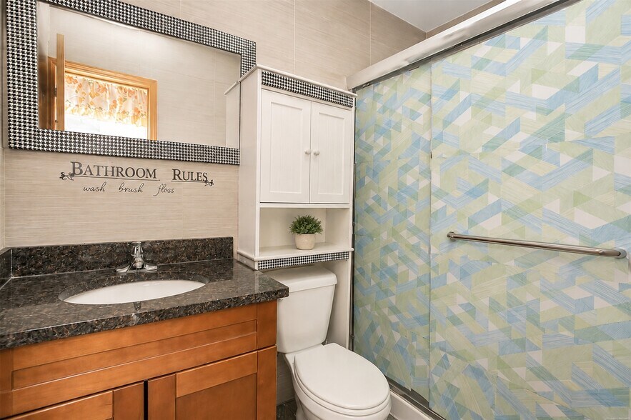 More Photos Of 195-29 Jamaica Ave, Hollis Storefront Retail Residential For Sale