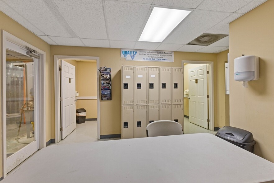 More Photos Of 1094 N Main St, Ashland City Light Manufacturing For Sale