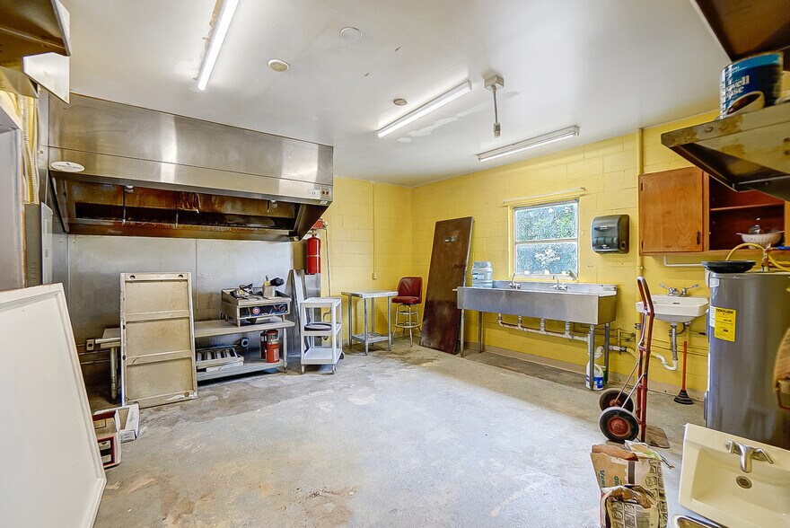 More Photos Of 6987 New Haven Rd, Harrison Restaurant For Sale