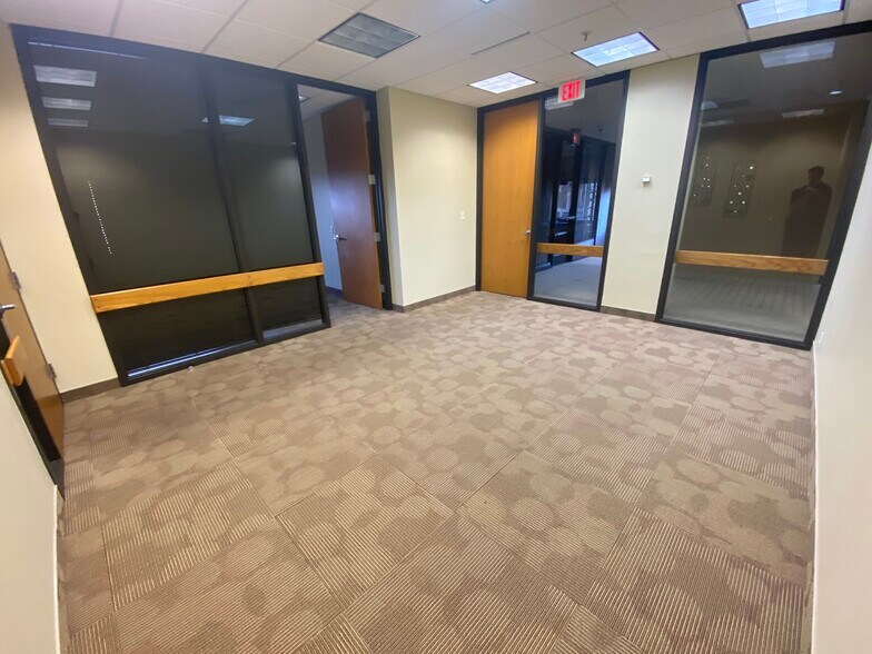 More Photos Of 400 W Tuscarawas St, Canton Office For Sale