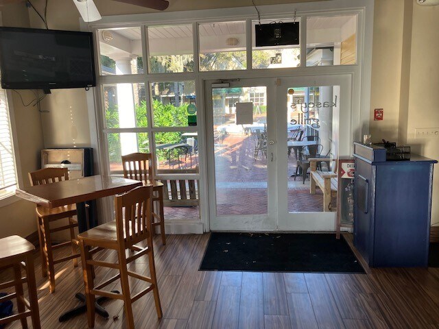 More Photos Of 3 Skidaway Village Walk, Savannah Restaurant For Lease