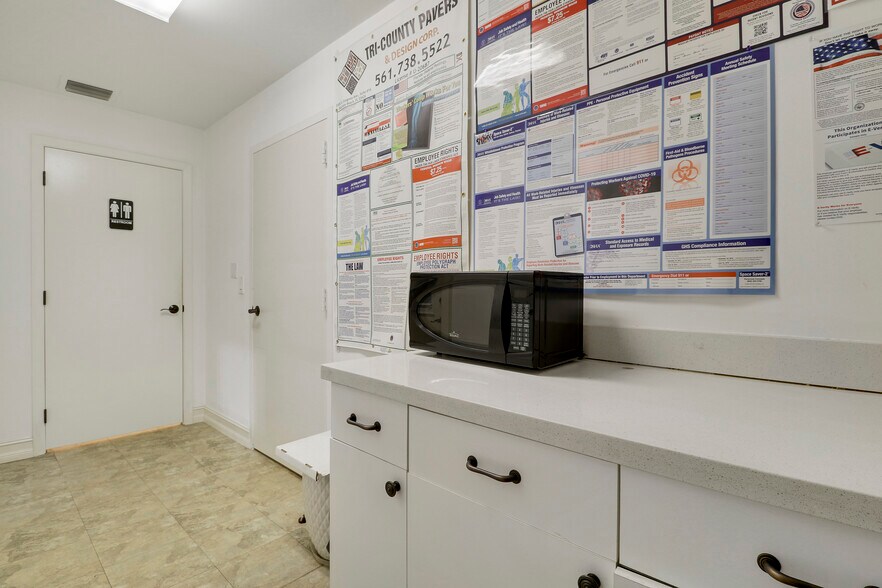 More Photos Of 3300 S Congress Ave, Boynton Beach Showroom For Sale