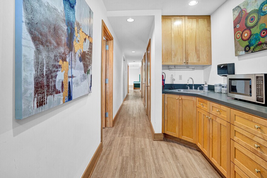 More Photos Of 349 W Main St, Durham Office For Lease