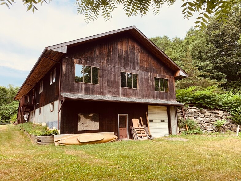 More Photos Of 222 Pines Bridge Rd, Beacon Falls Flex For Sale