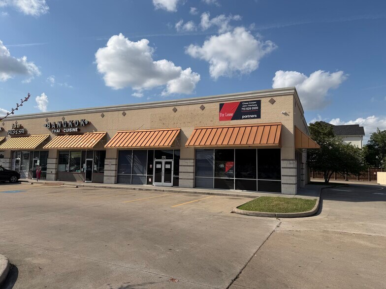 More Photos Of 9200-9296 Westheimer Rd, Houston Storefront For Lease