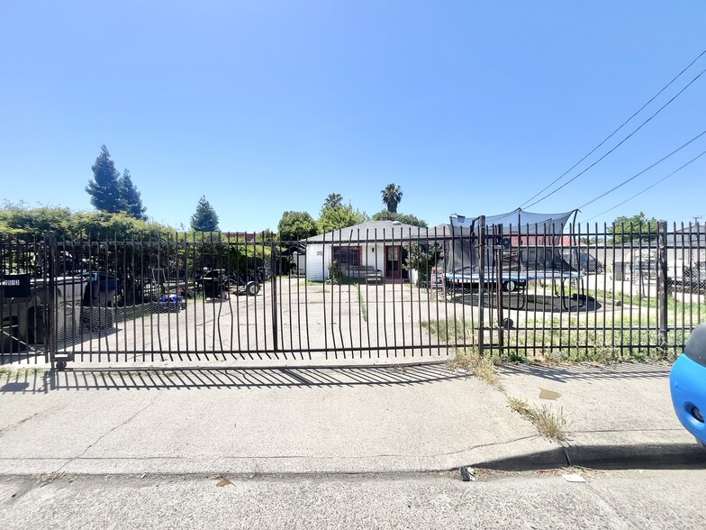 Primary Photo Of 2513 Connie Dr, Sacramento Office For Sale