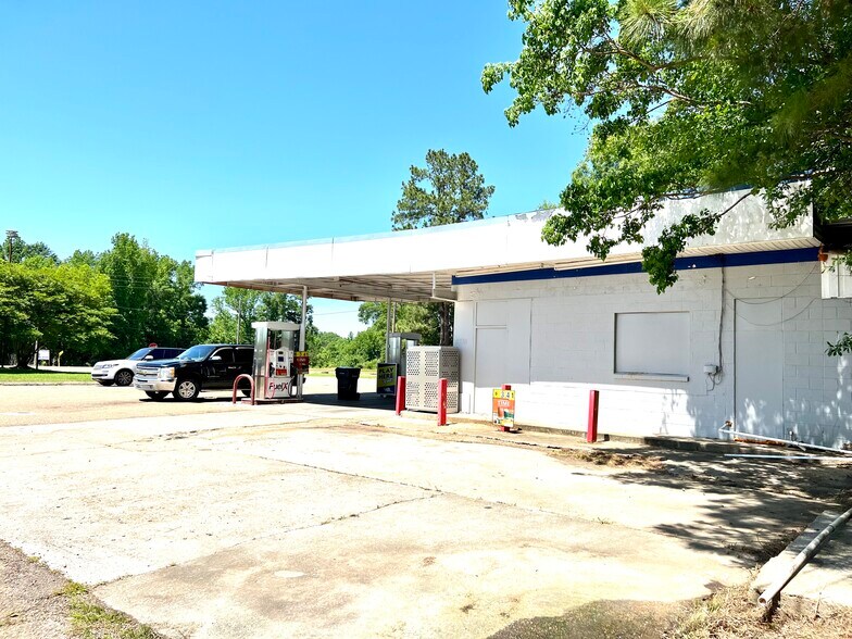 More Photos Of 25078 Highway 51, Crystal Springs Convenience Store For Sale