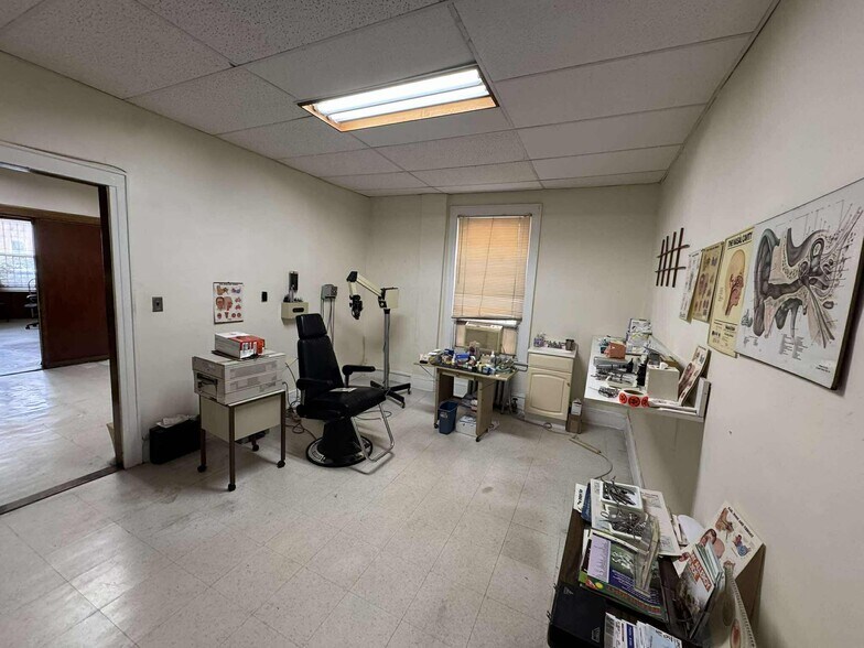 More Photos Of 3066 35th St, Astoria Office For Lease