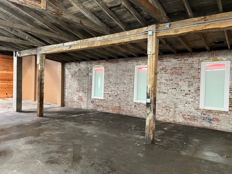 More Photos Of 1517 E Sprague Ave, Spokane Storefront Retail Office For Sale