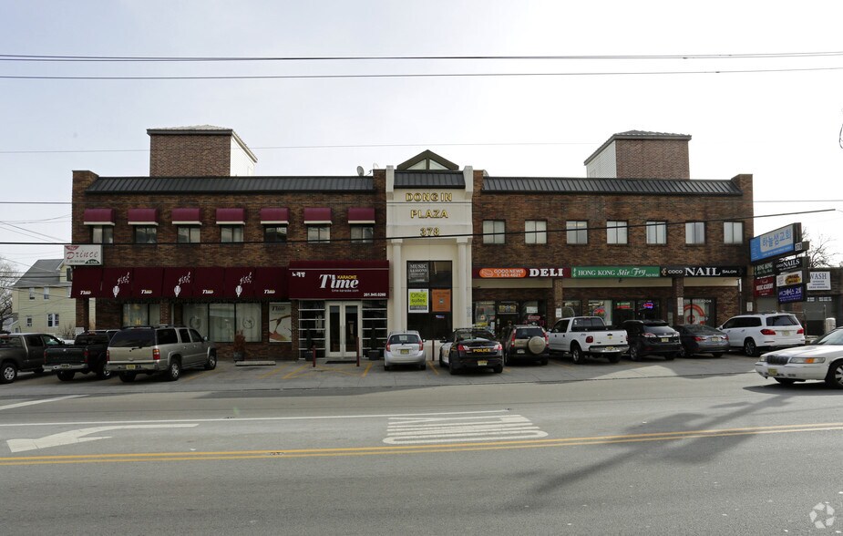 More Photos Of 378 Bergen Blvd, Fairview Medical For Lease