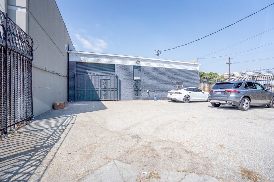 More Photos Of 2807 S Olive St, Los Angeles Warehouse For Sale