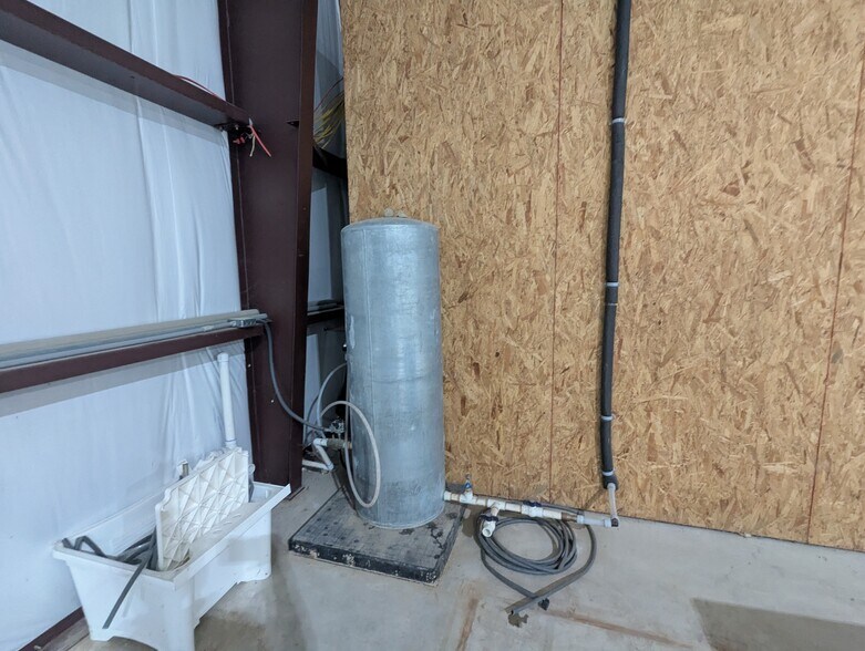 More Photos Of 7245 FM 1006 Rd, Orange Warehouse For Lease