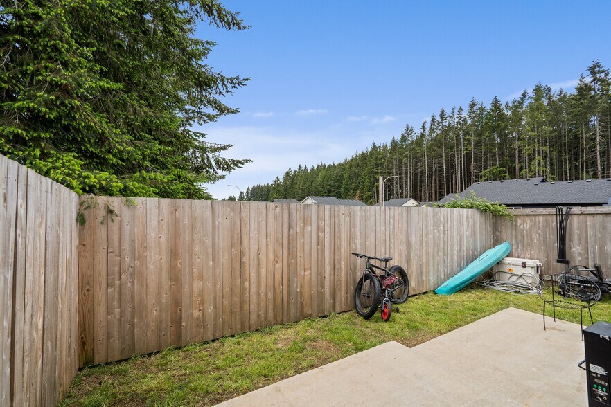 More Photos Of 1013 Peach Rd, Winlock Apartments For Sale