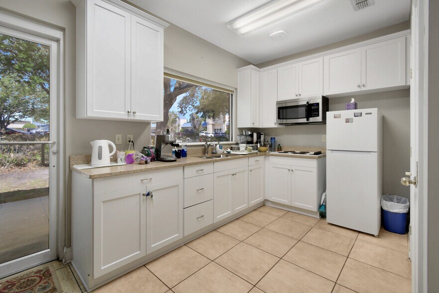 More Photos Of 1555 Kingsley Ave, Orange Park Office For Lease