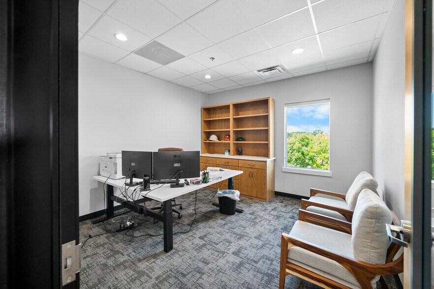 More Photos Of 351 W Southlake Blvd, Southlake Medical For Sale