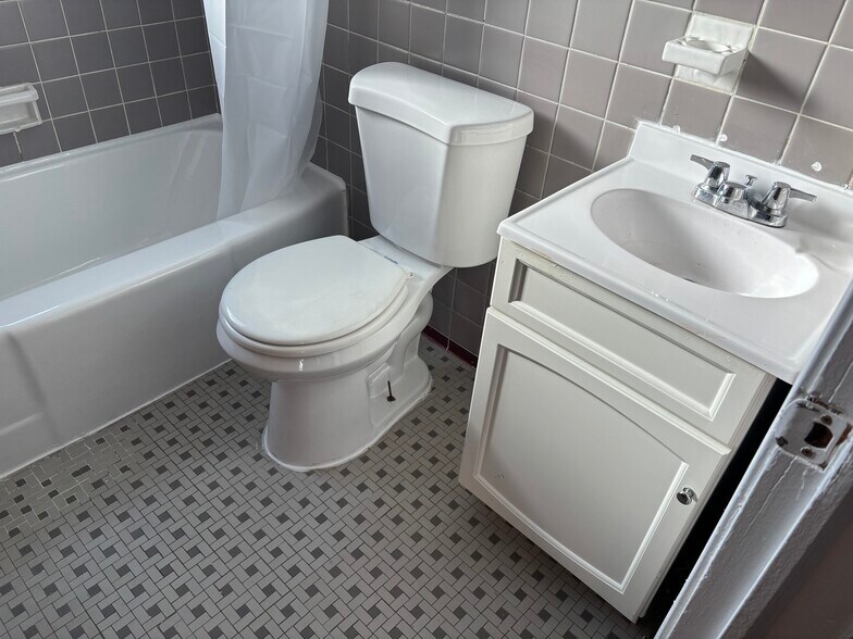 More Photos Of 20801 Plymouth Rd, Detroit Apartments For Sale