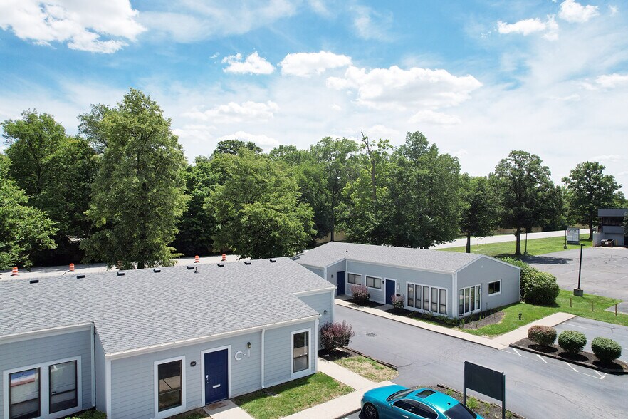 More Photos Of 7098 N Shadeland Ave, Indianapolis Office For Sale