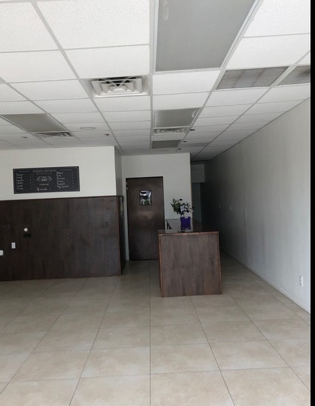More Photos Of 2210-2220 NE 123rd St, Miami Restaurant For Lease