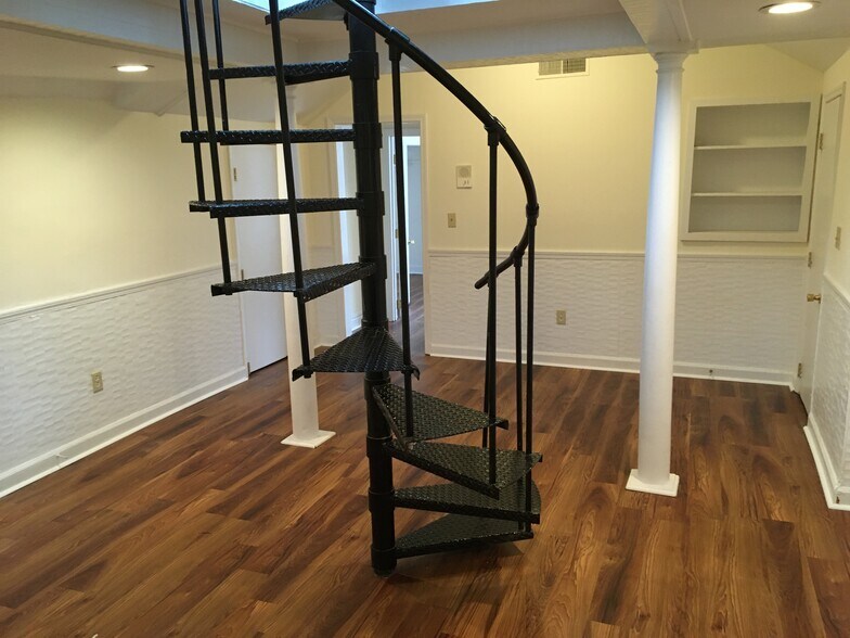 More Photos Of 635 E Bay St, Charleston Office Residential For Lease