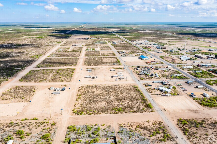 More Photos Of 801 Woodard St, Pyote Trailer Camper Park For Sale