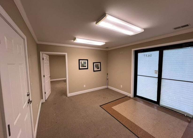 More Photos Of 1635-1639 Burnham St, West Columbia Office For Lease