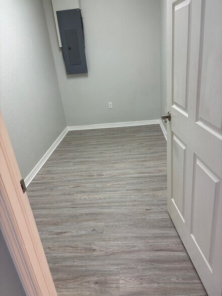 More Photos Of 1531 Rio De Janeiro Ave, Punta Gorda Storefront Retail Office For Lease