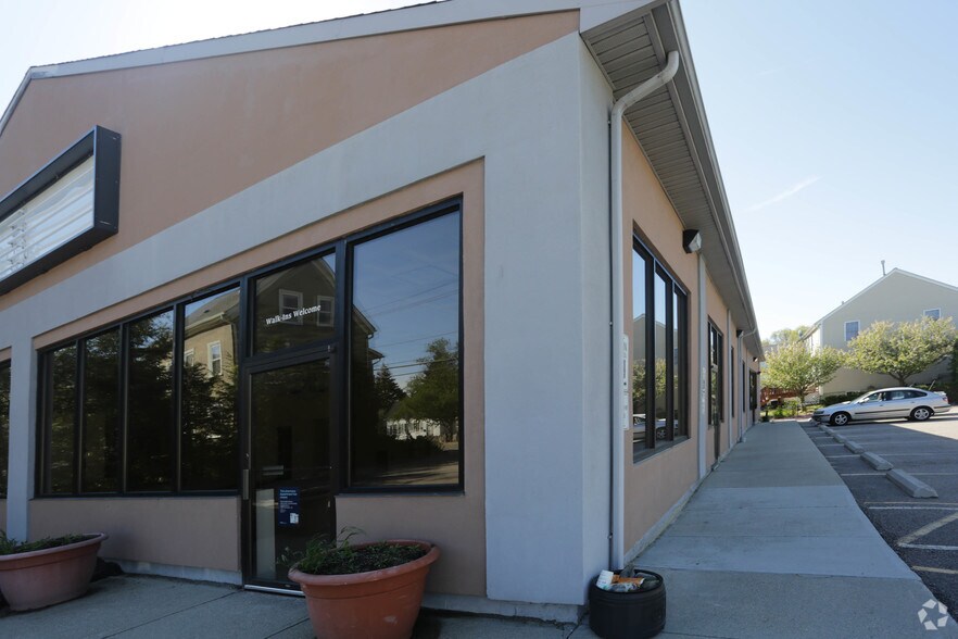More Photos Of 105 E Main St, Milford Freestanding For Lease