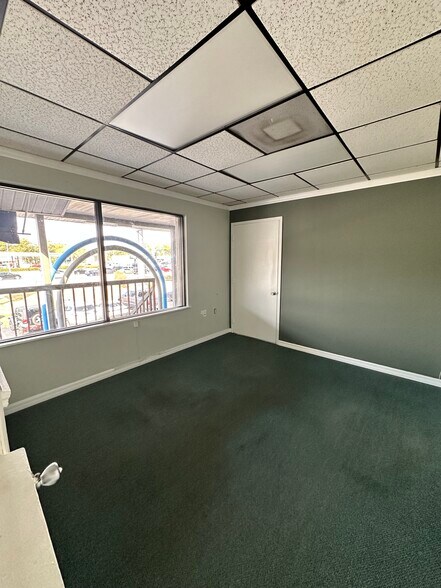 More Photos Of 1102-1132 E Semoran Blvd, Apopka Office For Lease