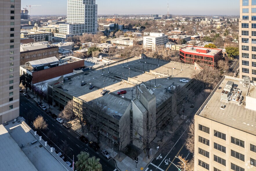 More Photos Of 1221-1233 J St, Sacramento Parking Garage For Lease