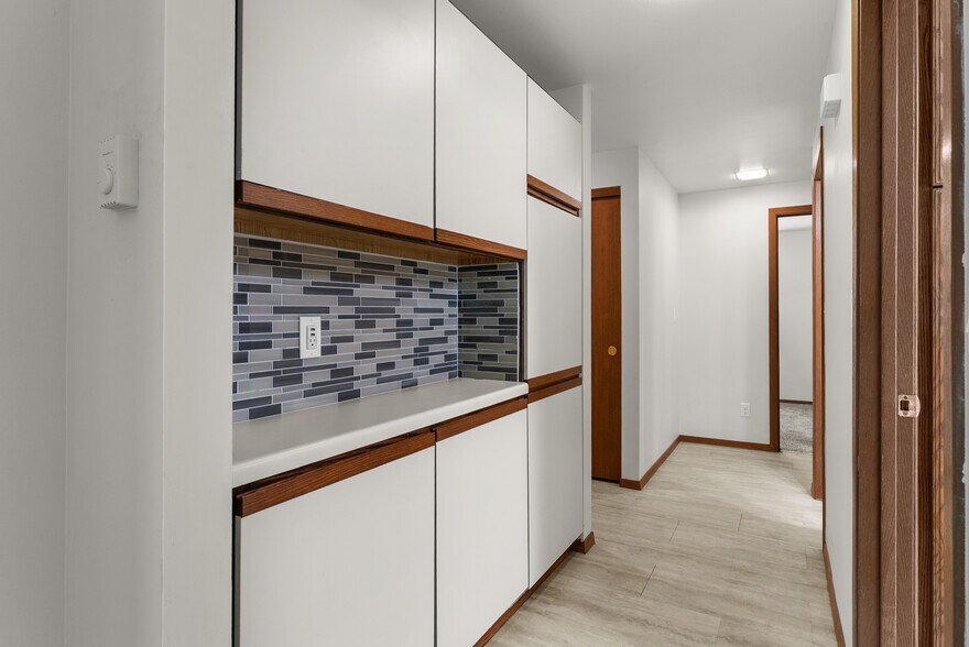 More Photos Of 910 E Cedar Ave, Manitowoc Apartments For Sale