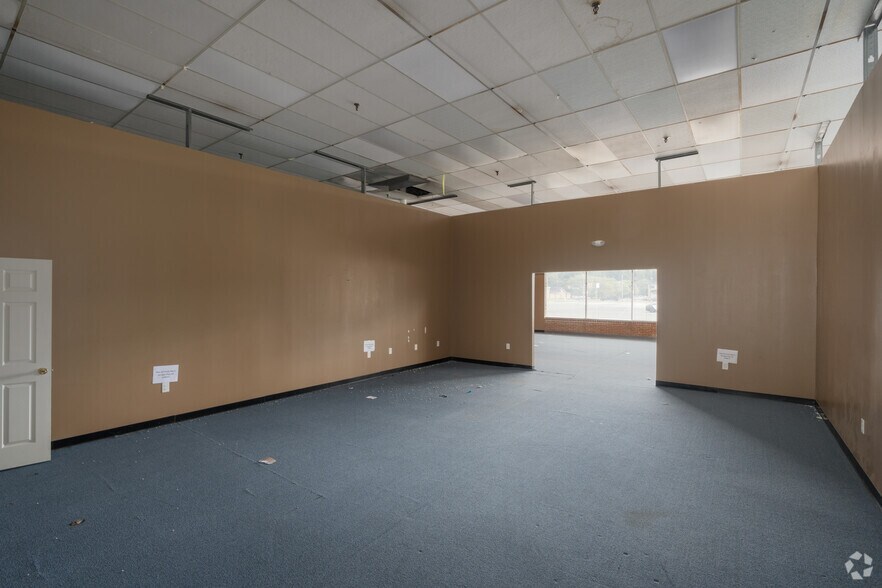 More Photos Of 233 S Broadway, Pennsville Unknown For Lease