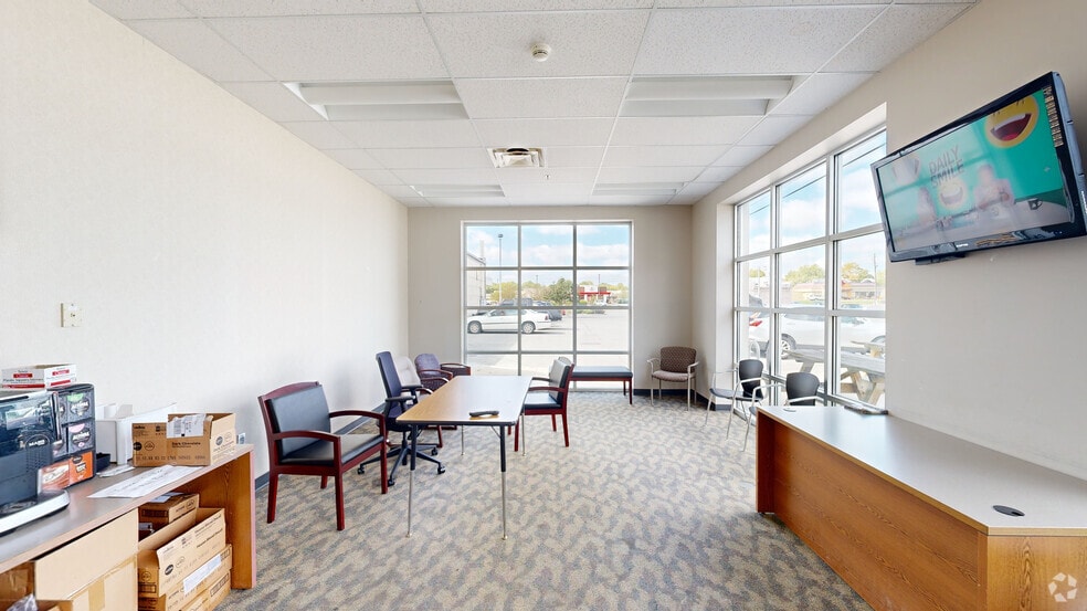 More Photos Of 800 S Tillotson Ave, Muncie Medical For Lease