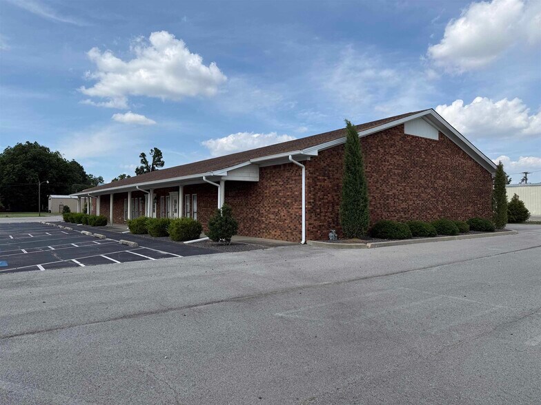 Primary Photo Of 830 S Terminal Ave, Piggott Office For Sale