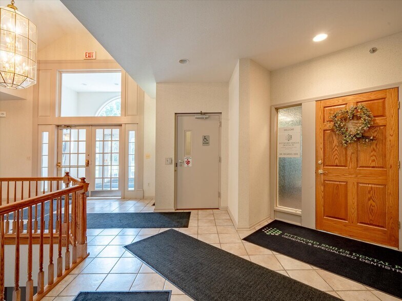 More Photos Of 55 Sullys Trl, Pittsford Office For Lease