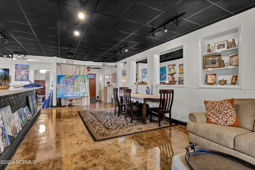 More Photos Of 1120 Princess St, Wilmington Storefront For Sale