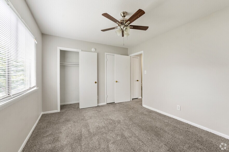 More Photos Of 107 Sterling Ct NW, Center Point Apartments For Sale