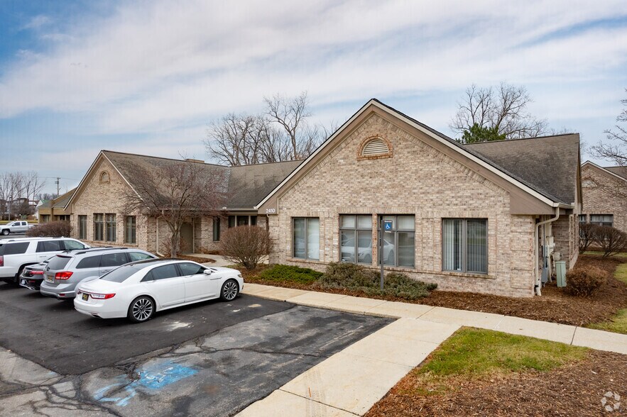 More Photos Of 2410 Woodlake Dr, Okemos Unknown For Lease