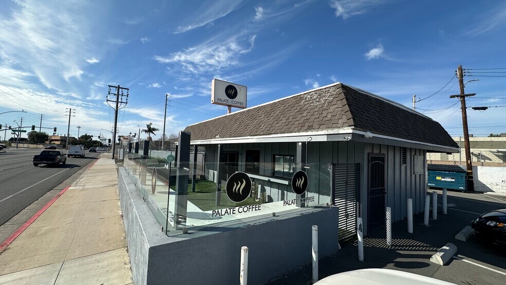 More Photos Of 10051 McFadden Ave, Westminster Fast Food For Lease