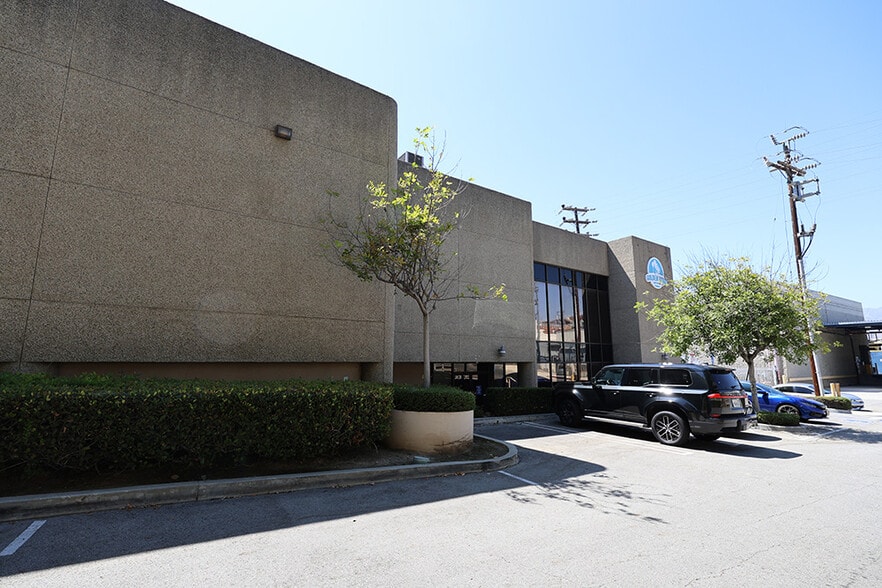 More Photos Of 4520 Electronics Pl, Los Angeles Warehouse For Lease
