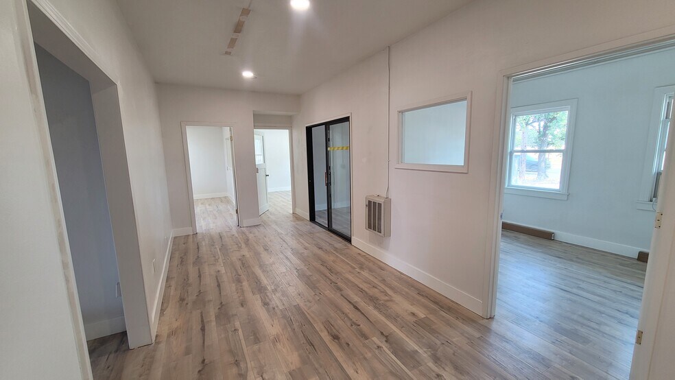 More Photos Of 3177 Guerneville Rd, Santa Rosa Office For Lease