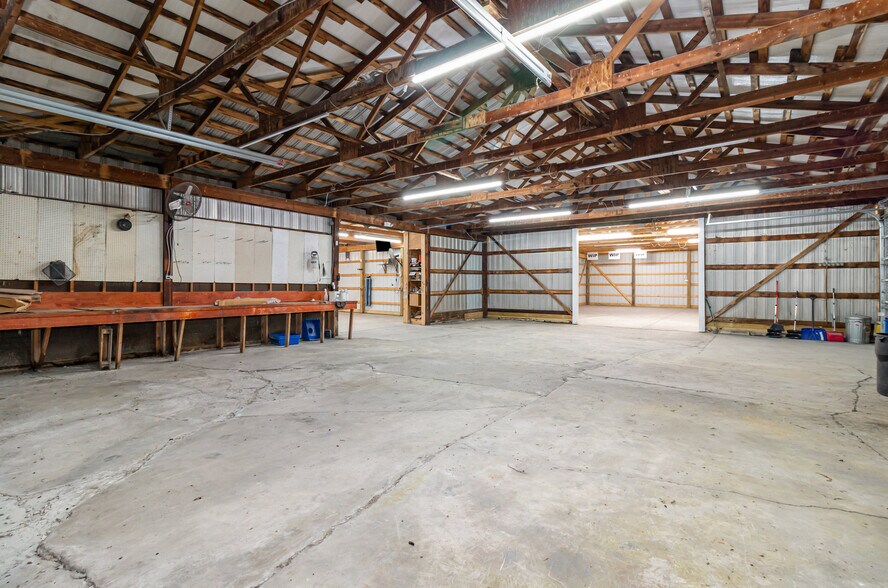 More Photos Of 8285 Tri County Hwy, Sardinia Flex For Sale