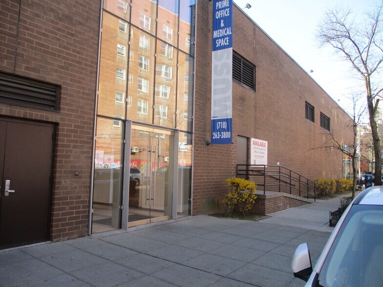 Primary Photo Of 41-61 Kissena Blvd, Flushing Office For Lease