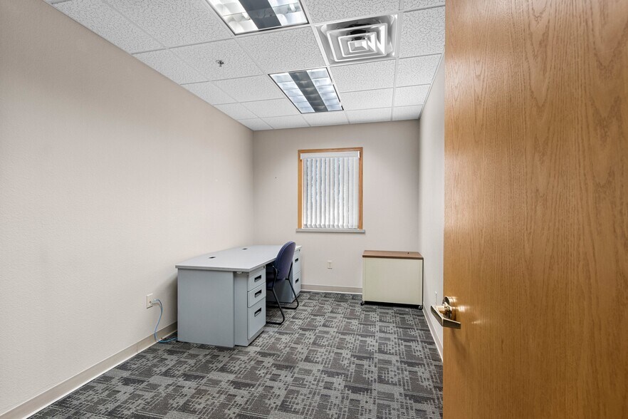 More Photos Of 2980 Walker Dr, Green Bay Office For Sale
