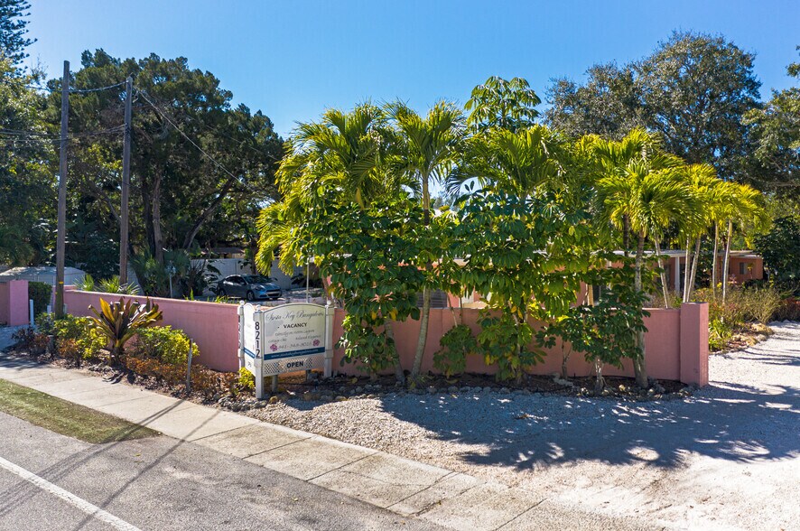 More Photos Of 8212 Midnight Pass Rd, Sarasota Hotel For Sale
