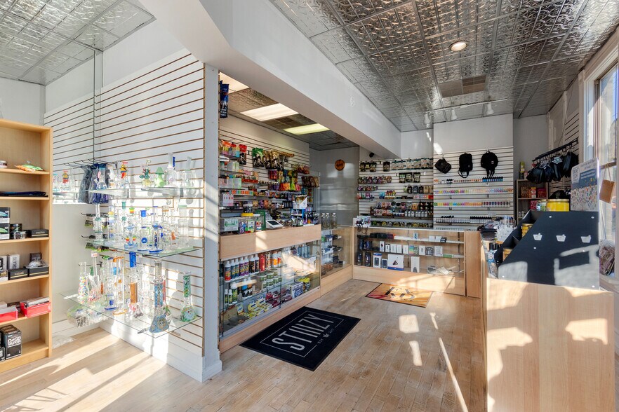 More Photos Of 411 E 10th St, Newport Storefront Retail Residential For Sale