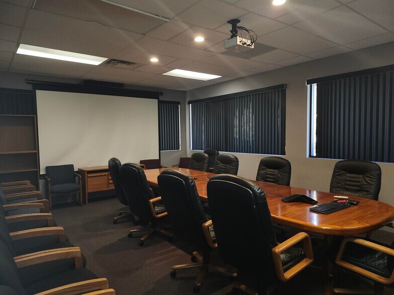 More Photos Of 831 Jupiter Park Dr, Jupiter Manufacturing For Lease